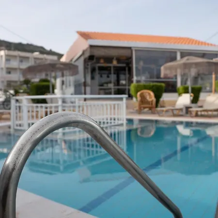 Casa Blue Sarantis 3* פליראקי